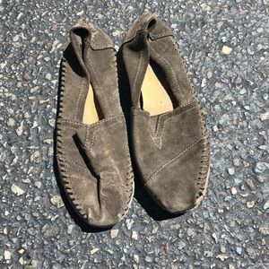 Suede Toms, women’s 5.5 like new!